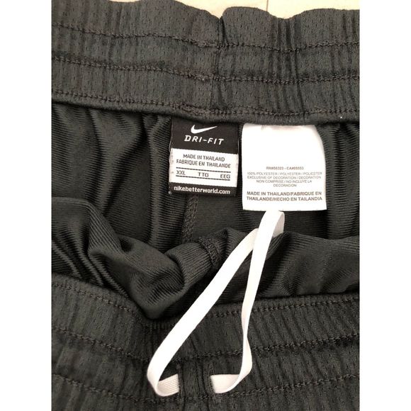 Nike Short - Picture 3 of 5